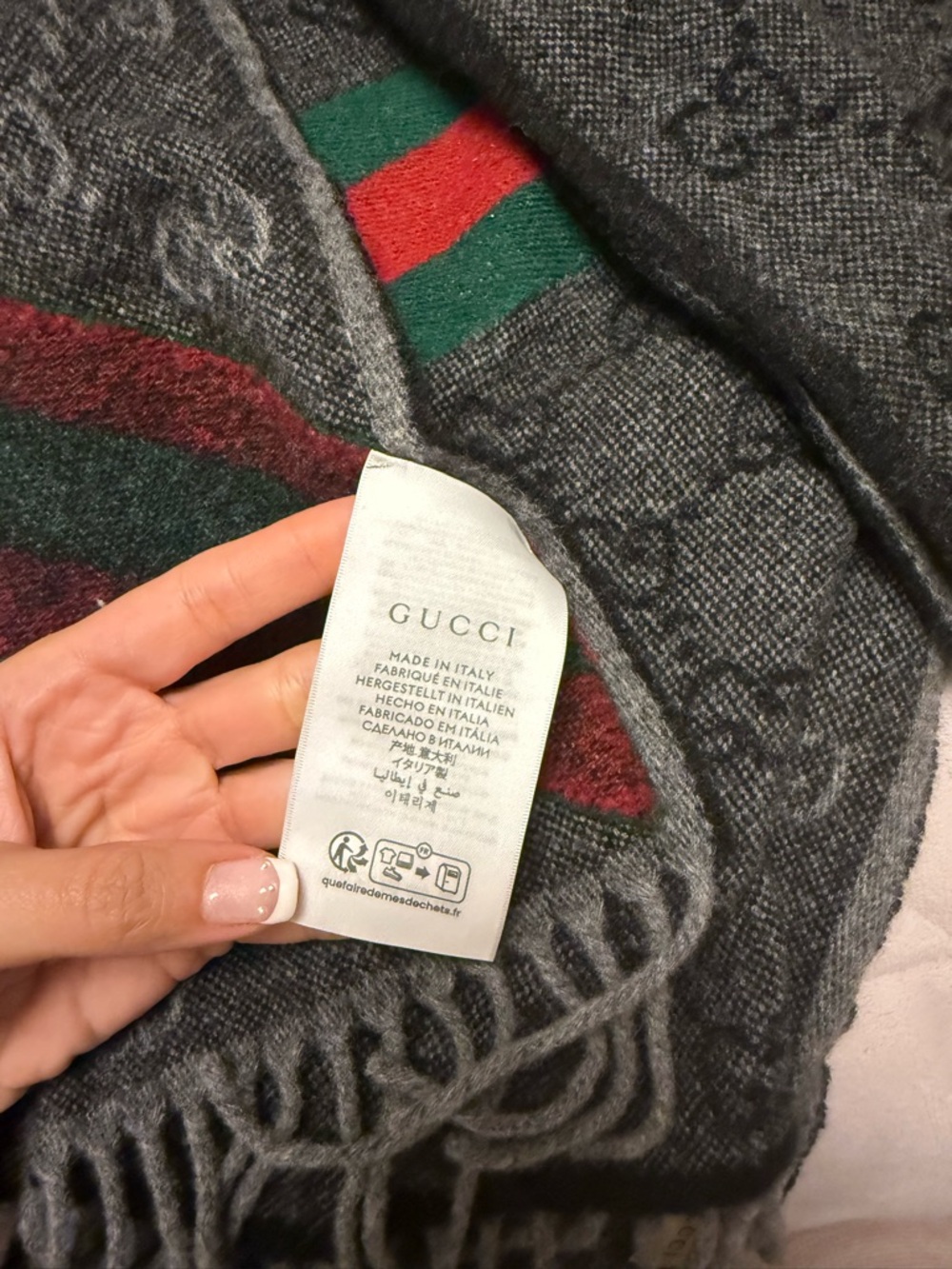 Gucci Black Wool Scarf with Green & Red Stripe - Picture 7 of 7